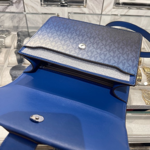 Michael Kors Greenwich Sm Ombré Color-Block Signature Logo Flap Crossbody
Galaxy - Picture 10 of 16